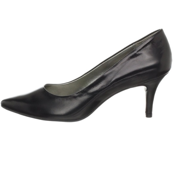 Bandolino Inspire Black Pumps w/ 3" Heel- Size 7.5 - Picture 4 of 4