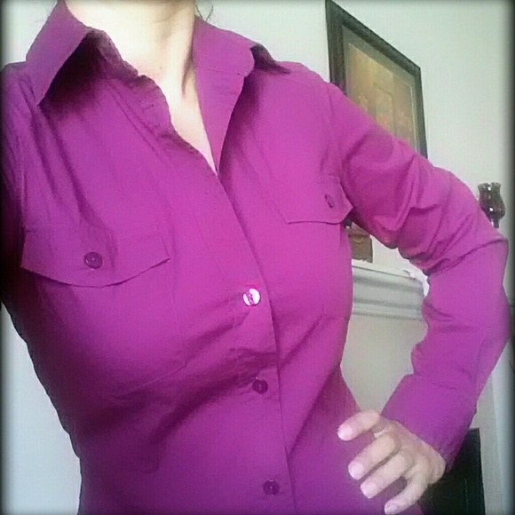 Moda International Tops - Magenta botton up blouse