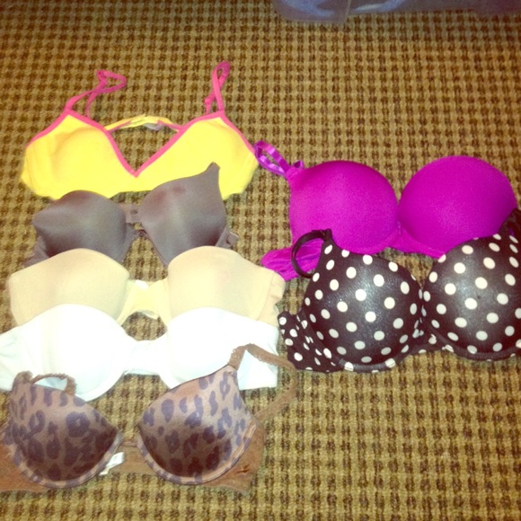 Lot of 32-34 A bras!!