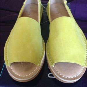 Tahini open toe shoes