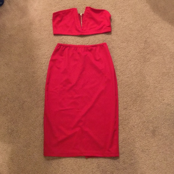 ❗️SOLD❗️Two piece crop set, never worn