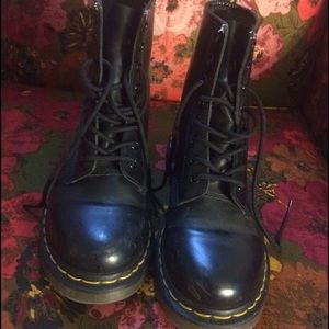 Matt black dr.martens