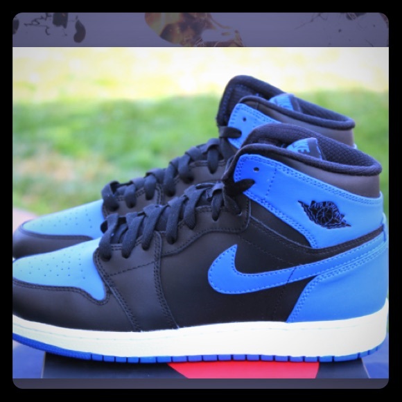 Royal blue Jordan 1's 5y