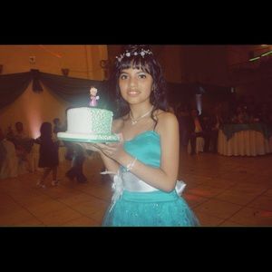 A sky blue dress.❤️