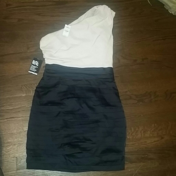 🎀Cute Black & Nude One Shoulder Express Dress