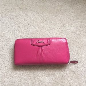 Coach wallet!!