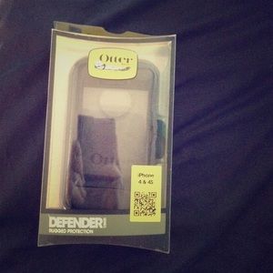 iPhone 4/4s Otter Box Phone Case