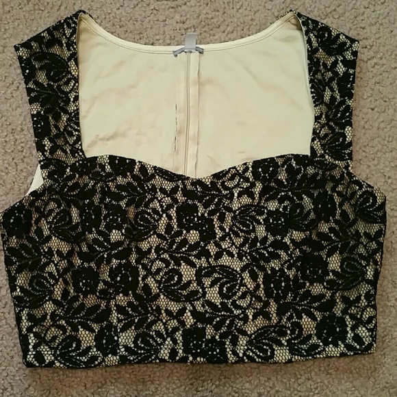 N/A Tops - Crop top