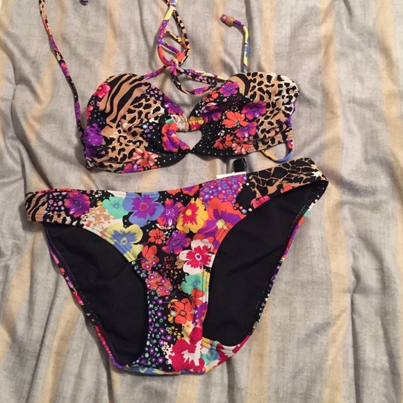 Jessica Simpson floral bikini
