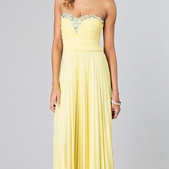 Lightly Pleated Light-Yellow Prom Dress