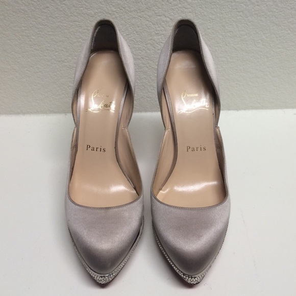 🔴SOLD ON TRADSEY🔴Christian Louboutin Satin Heels - Picture 2 of 4