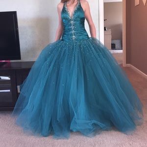 Prom/home court dress