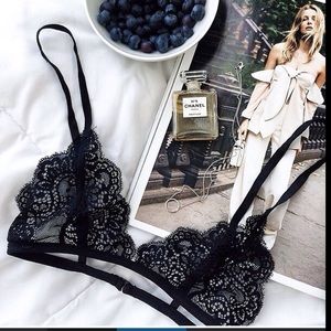 Green lace brallette