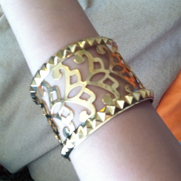 💥SOLD💥 Adjustable gold cuff