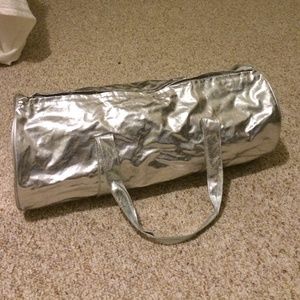 Silver gym bag! 👟💪🏀