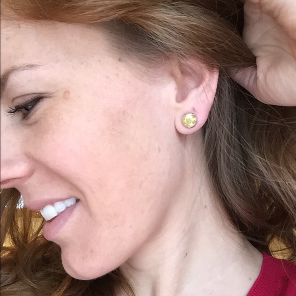 Handmade blue & gold antiqued brass stud earrings - Picture 4 of 4