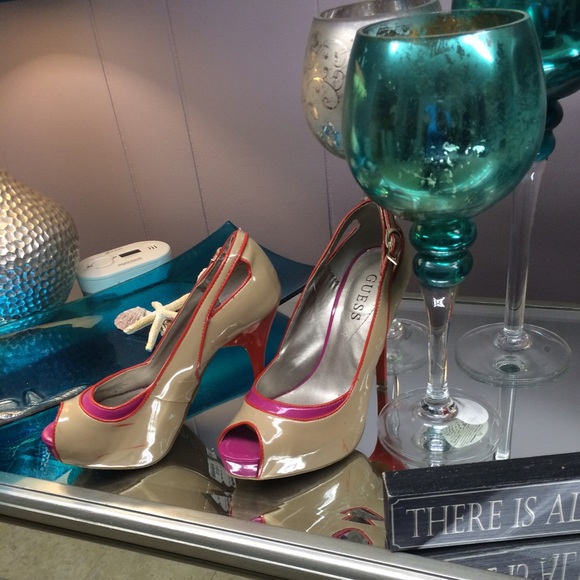 Heels - Picture 3 of 3