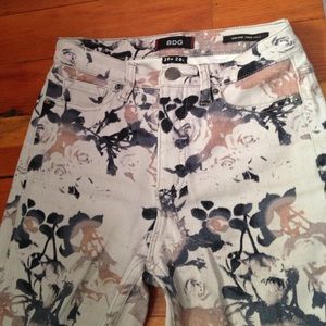 UO High Waisted Jeans