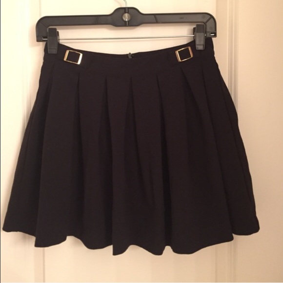 Forever 21 Black Pleated Skirt - Picture 3 of 3