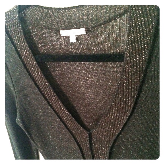 Sweater with gold metallic thread. - Picture 2 of 6