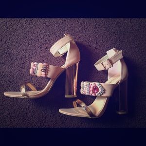 🎀👠 Bohemian Jeweled Nude Plated Heels Size 8