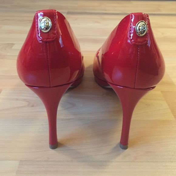 🚫SOLD🚫 Red Patent Leather Ivanka Trump Pumps NWT - Picture 4 of 4