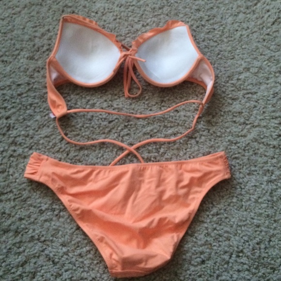 NWOT VS BIKINK SET BEAUTIFUL MELON COLOR - Picture 3 of 4