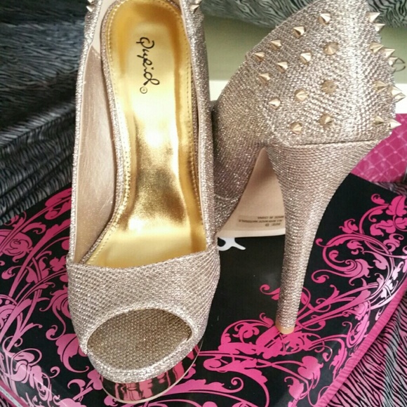 Gold shoes