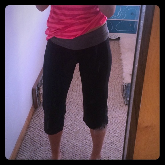 Black and Grey Stretchy Yoga Capris