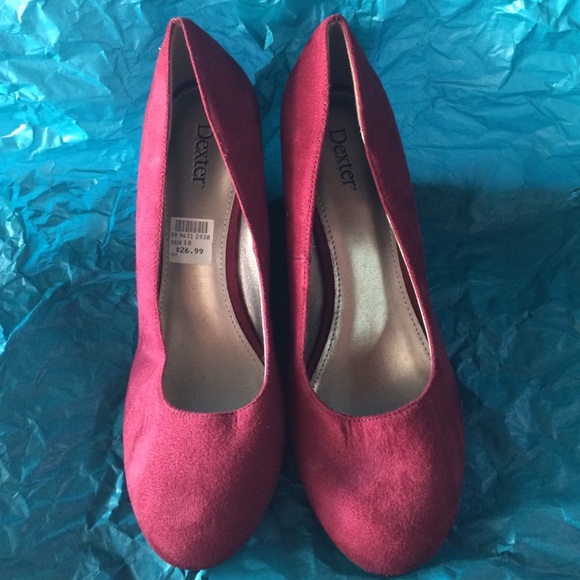 NEVER WORN burgundy wedges • Excellent condition