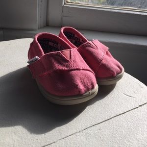 Beautiful baby pink TOMS