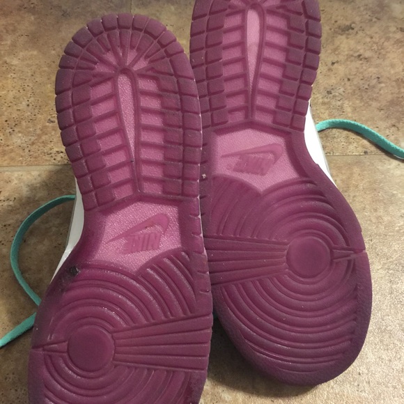 Nike Size 5.5Y - Picture 4 of 4
