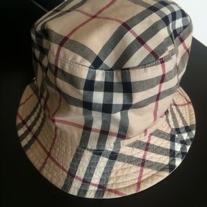 Burberry Bucket hat