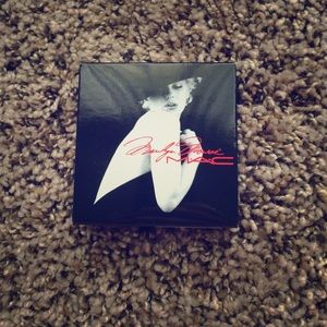 MAC Cosmetics Marilyn Monroe Beauty Powder