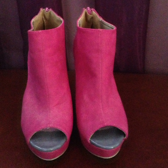 Final markdown - Pink wedges - Picture 2 of 4
