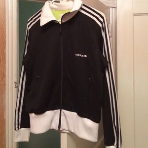 Vintage Adidas sweatshirt 😍