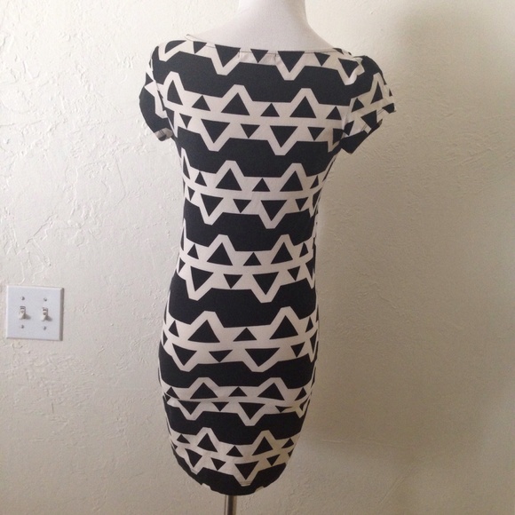 Forever 21 Cream and Black Bodycon Mini Dress - Picture 4 of 5