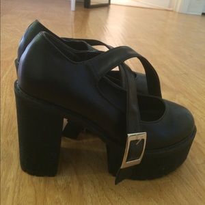 Comfortable platform boots