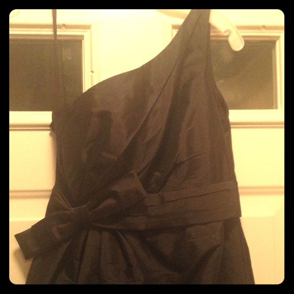 One shoulder black party dress