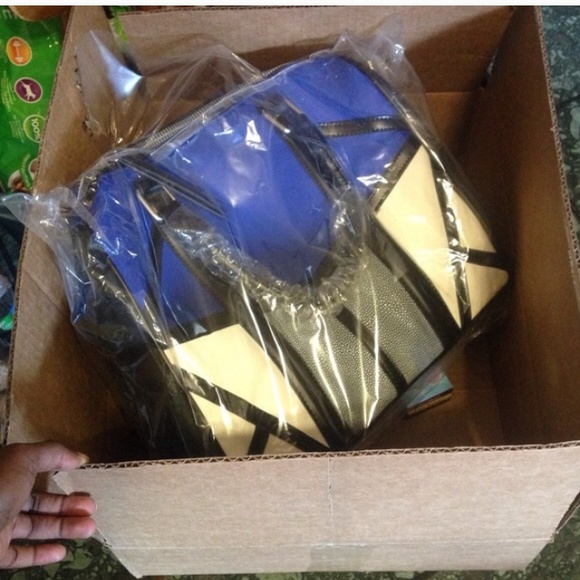 BUNDLE ! - Picture 2 of 4