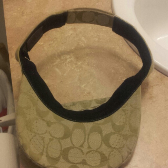 Coach hat - Picture 2 of 3