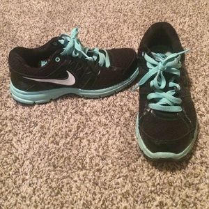 Nike Tennis Shoes