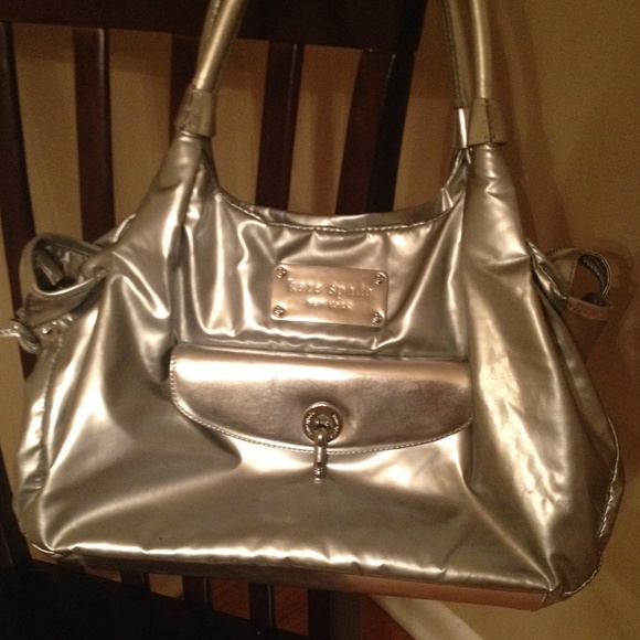 🚨🚨Silver Kate Spade Purse!