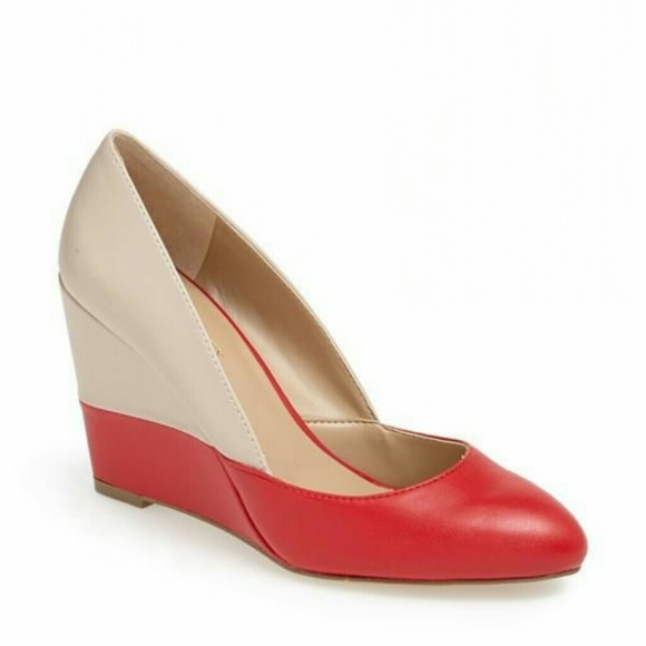***SOLD*** Sole Society- Red and nude wedge size 5 - Picture 2 of 2