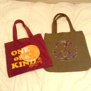 1 hr only .99 cent shipping! Camo tote!! Roxy!!