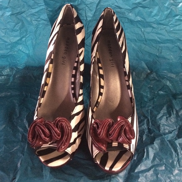 NEVER WORN Zebra Heels