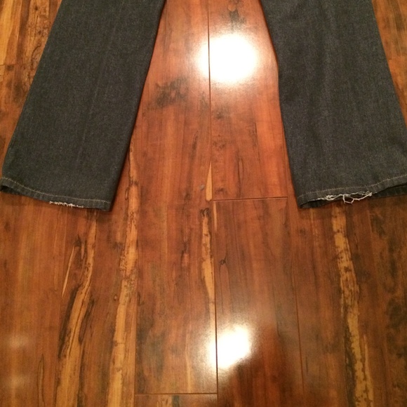 Earl Jean - Picture 4 of 4