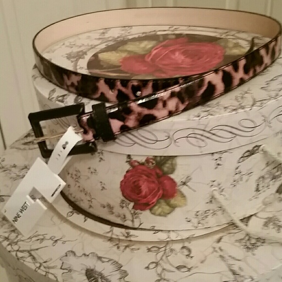 NWT Nine West Belt