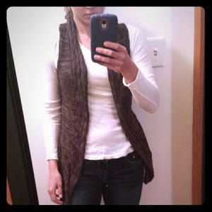 Sleeveless cardigan