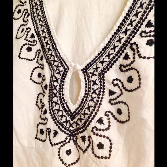 a.n.a Tops - White Embellished Tunic (5$ in bundle)